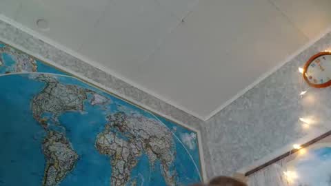 12ennie online show from December 5, 8:14 am