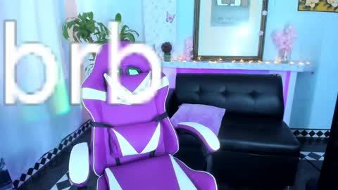 stef read my description online show from March 11, 3:56 pm