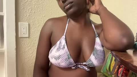 GamerBaddieLux online show from September 12, 3:40 am