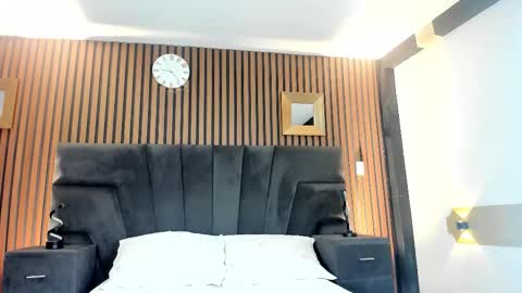 3X NAXAA online show from October 11, 1:14 pm