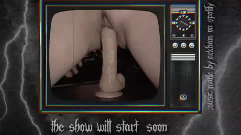 Juune online show from March 31, 6:30 pm