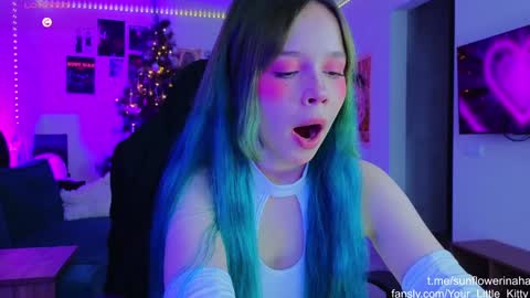 Cornelia and Dante online show from December 21, 8:28 am