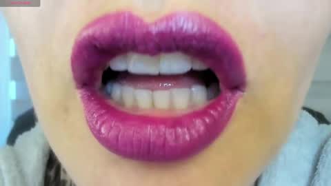 antonia online show from April 10, 6:58 pm