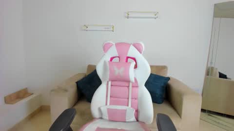    online show from January 19, 12:12 pm