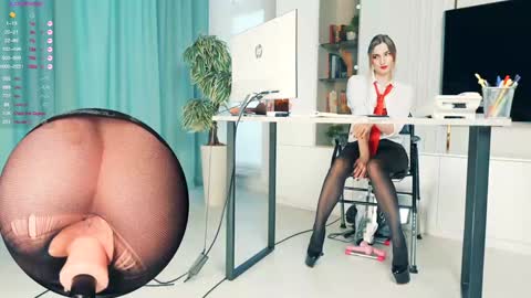 _artporno_ online show from December 4, 7:32 am