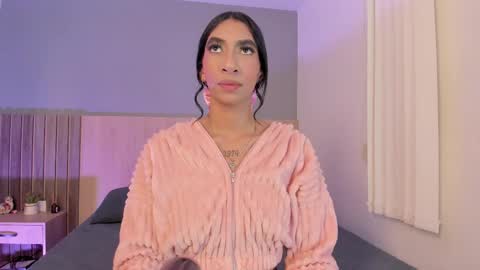 Ashly online show from October 5, 7:30 pm