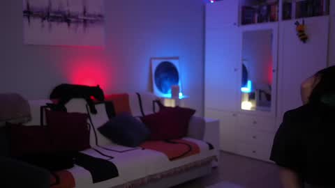 Lili online show from March 1, 5:51 am