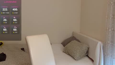 Laura online show from October 10, 9:47 am