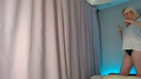 Elizabeth online show from December 17, 8:45 am