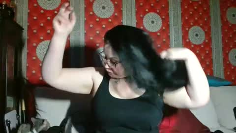 KHALEESI online show from April 18, 10:53 pm