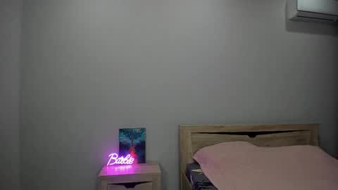   online show from March 26, 9:16 pm