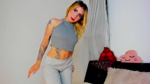  Chloe  online show from December 12, 6:03 am