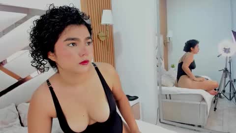 _curly_beauty online show from February 24, 2:38 pm