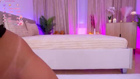 Just Dia online show from January 5, 6:55 pm