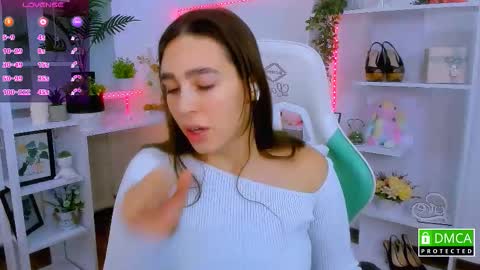 Lizzy  online show from December 16, 10:15 pm