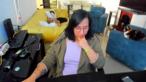 Emma online show from January 26, 8:02 pm