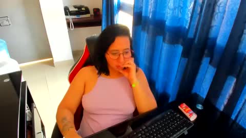 Emma online show from February 10, 10:30 pm