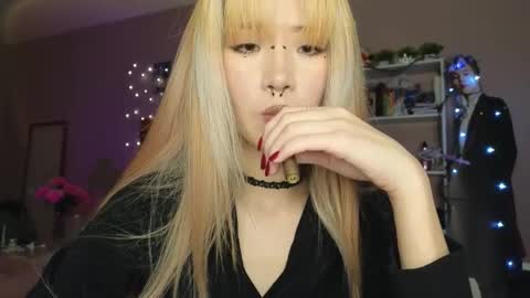 EveEva online show from December 4, 12:57 am