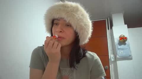 Mia-foster online show from January 13, 7:07 pm