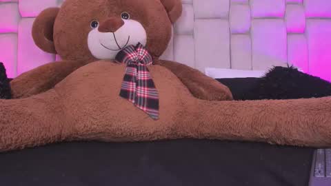 Gigi online show from November 16, 12:27 pm