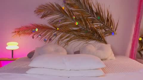 Holly online show from March 12, 7:24 am