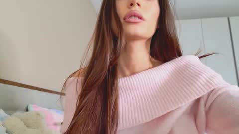 isia online show from December 20, 7:56 am