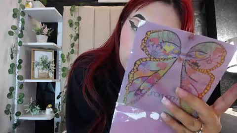 Mia online show from February 28, 1:25 pm