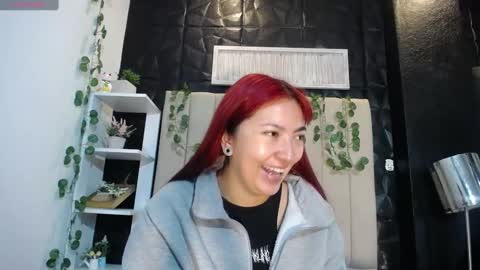 Mia online show from January 27, 12:58 pm