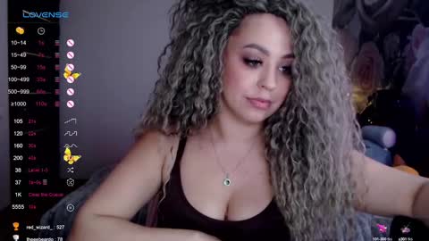 _just_a_queen_3 online show from March 10, 8:01 pm