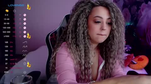 _just_a_queen_3 online show from January 4, 10:49 am