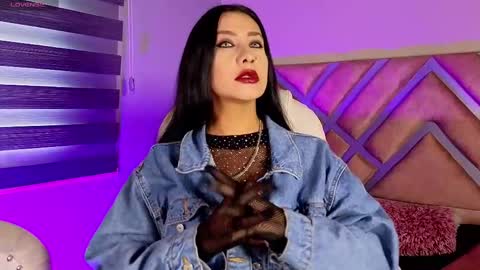 kelly online show from February 21, 12:50 pm