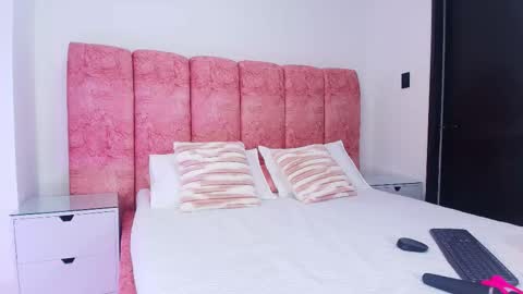 Kendall online show from November 26, 12:28 pm