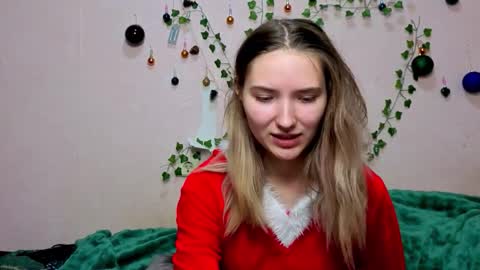 _kikiclark_ online show from January 10, 6:45 pm