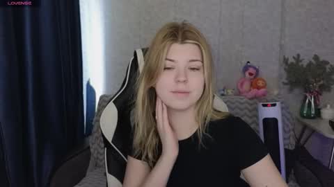 Molly   online show from February 28, 5:40 am