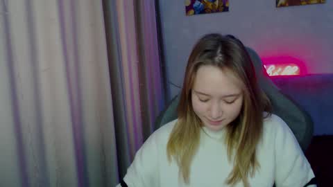 _lalune_ online show from January 15, 6:54 am