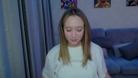 _lalune_ online show from December 29, 12:09 am