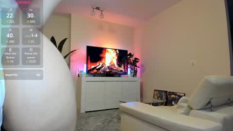 Julia online show from January 10, 1:52 pm