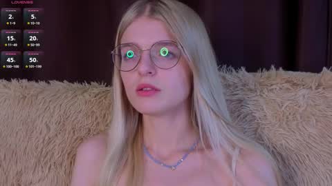 Monica online show from November 14, 5:46 pm