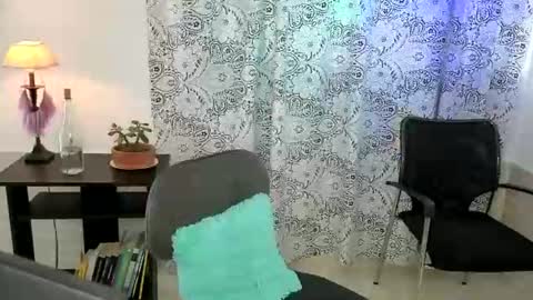 _lunablondie_ online show from June 20, 2:42 pm