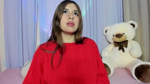 Maia online show from February 3, 8:01 pm