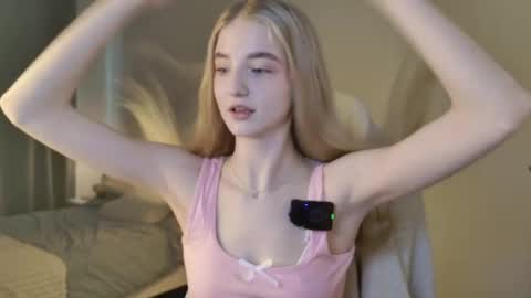 Anna online show from April 10, 1:39 pm