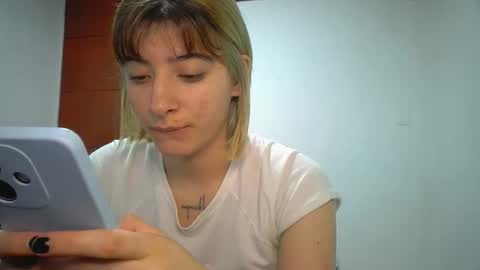 Mia-foster online show from April 18, 2:58 am