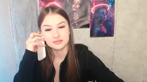 Mia online show from November 27, 3:26 pm