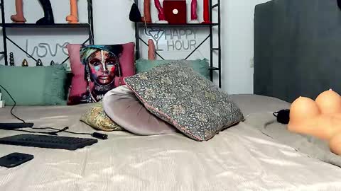 AstrideVonTeese online show from February 24, 6:50 pm