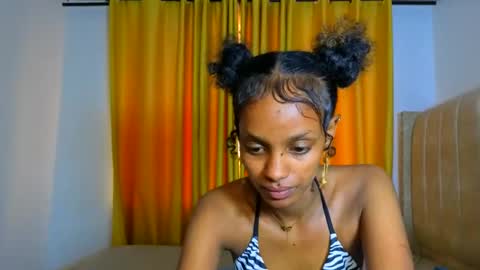 Mimi online show from February 24, 1:43 pm