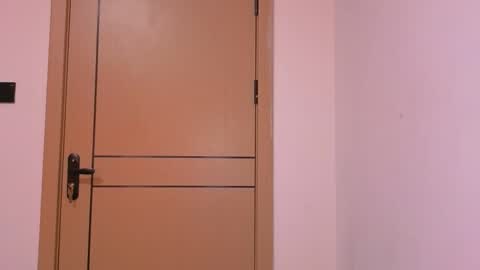 Mimi online show from April 3, 1:42 pm