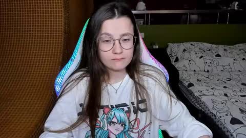 Mia with a big heart  online show from March 6, 1:57 pm