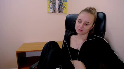 Nica online show from September 21, 11:42 am