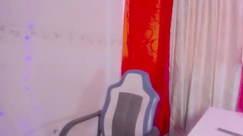 niiky online show from September 25, 12:48 pm