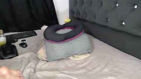 _pamelaqueen_ online show from January 6, 12:25 am